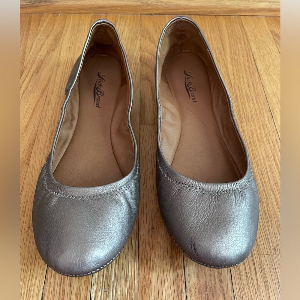 Lucky Brand Silver Flats Size 8.5